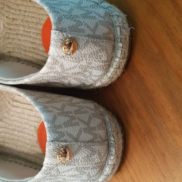Michael Kors Signature Logo Kendrick espadrille flats - Picture 6 of 10